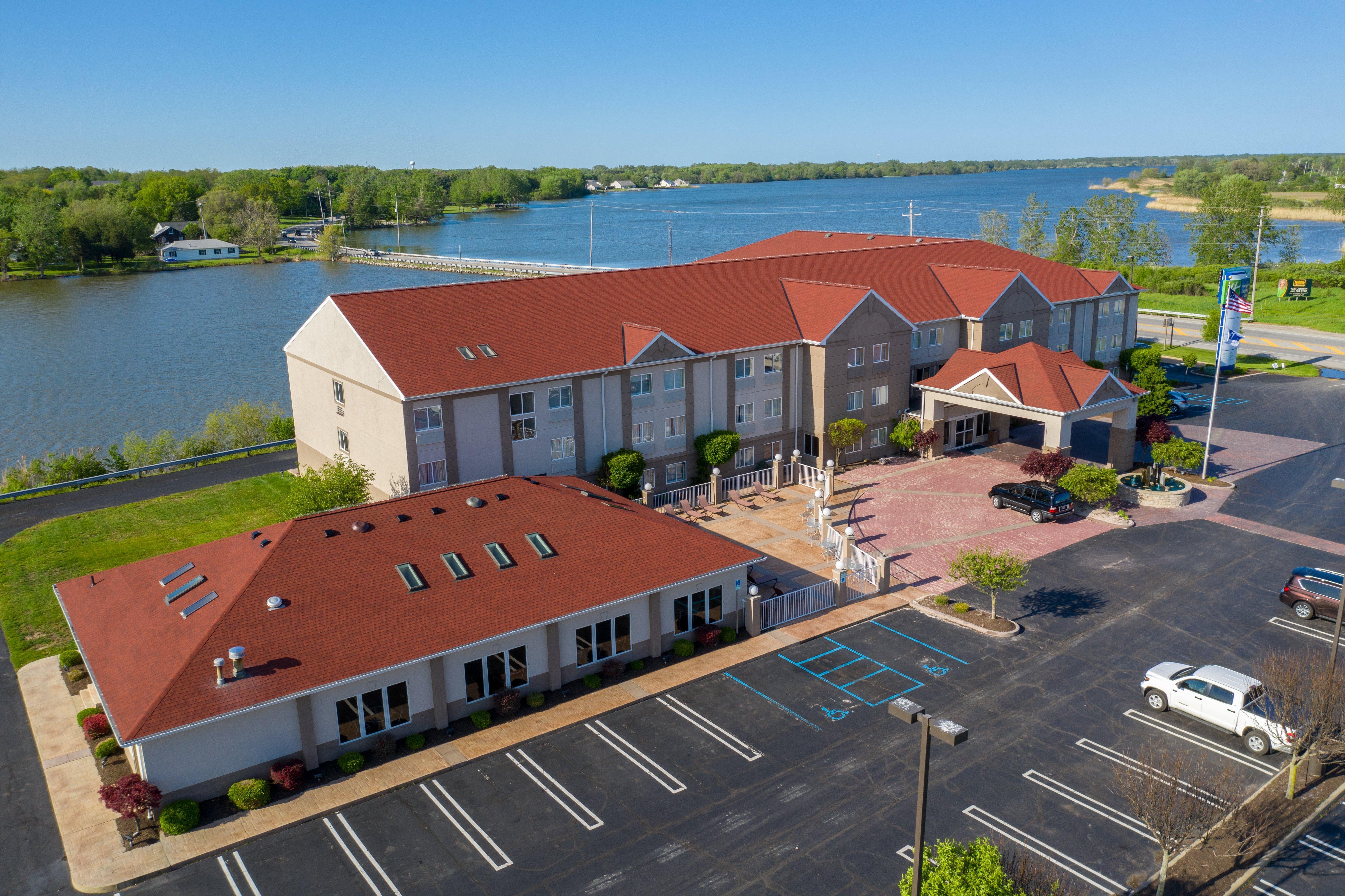 Holiday Inn Express Hotel & Suites Port Clinton-Catawba Island, An Ihg Hotel Exterior foto